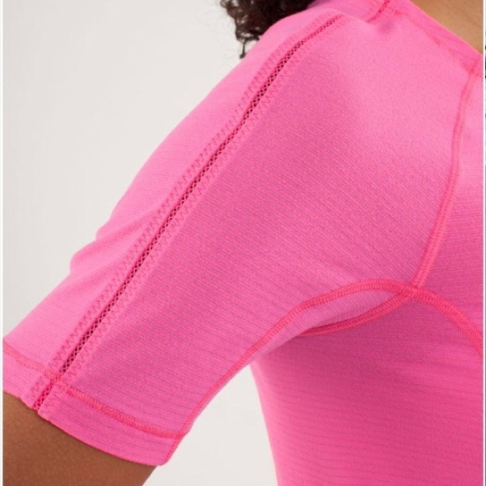 NWT 💖 Beautiful Lulu Lemon Run Top - Picture 3 of 12